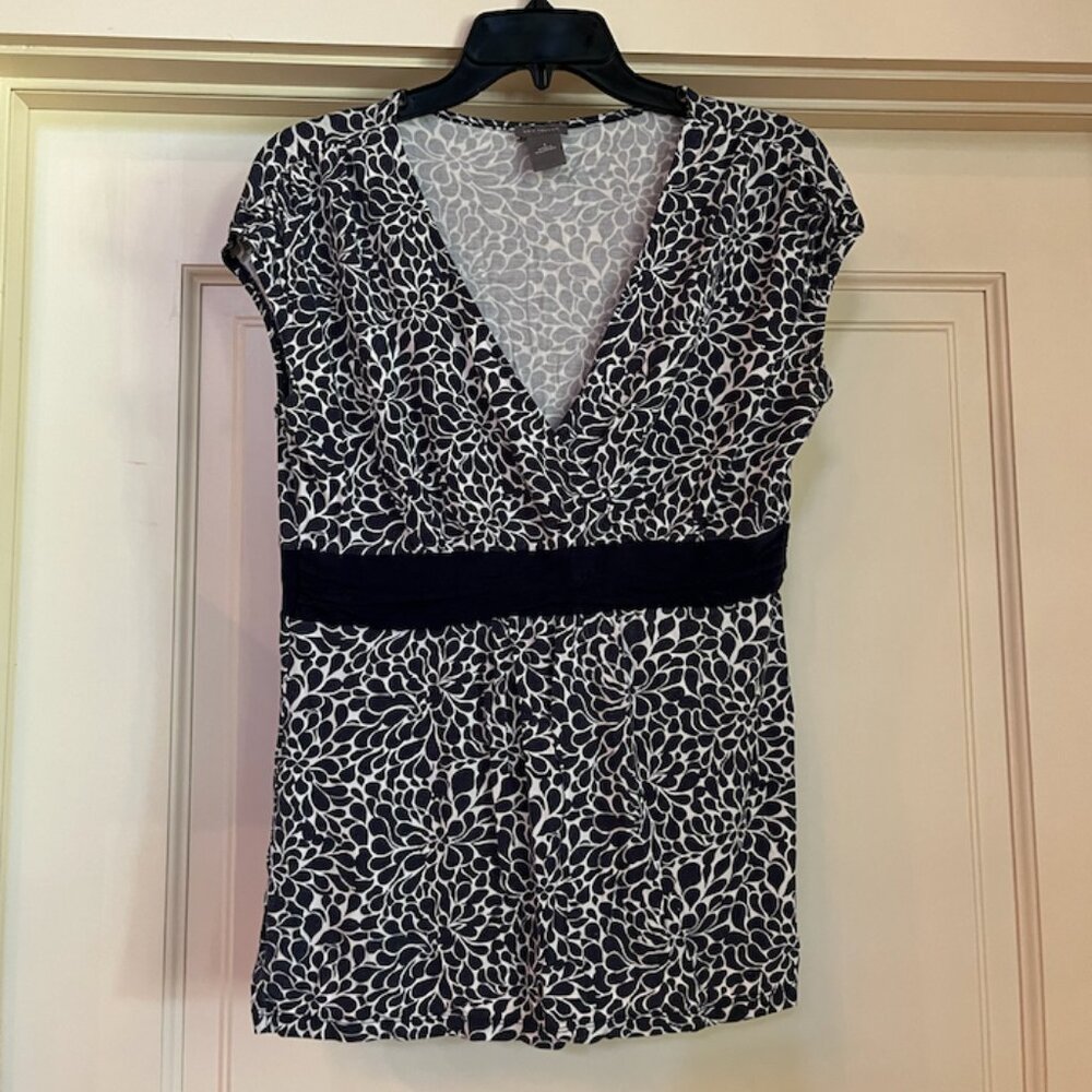 Ann Taylor - Abstract Floral - Navy & White - Cap Sleeve - Vintage V Neck - Sz S